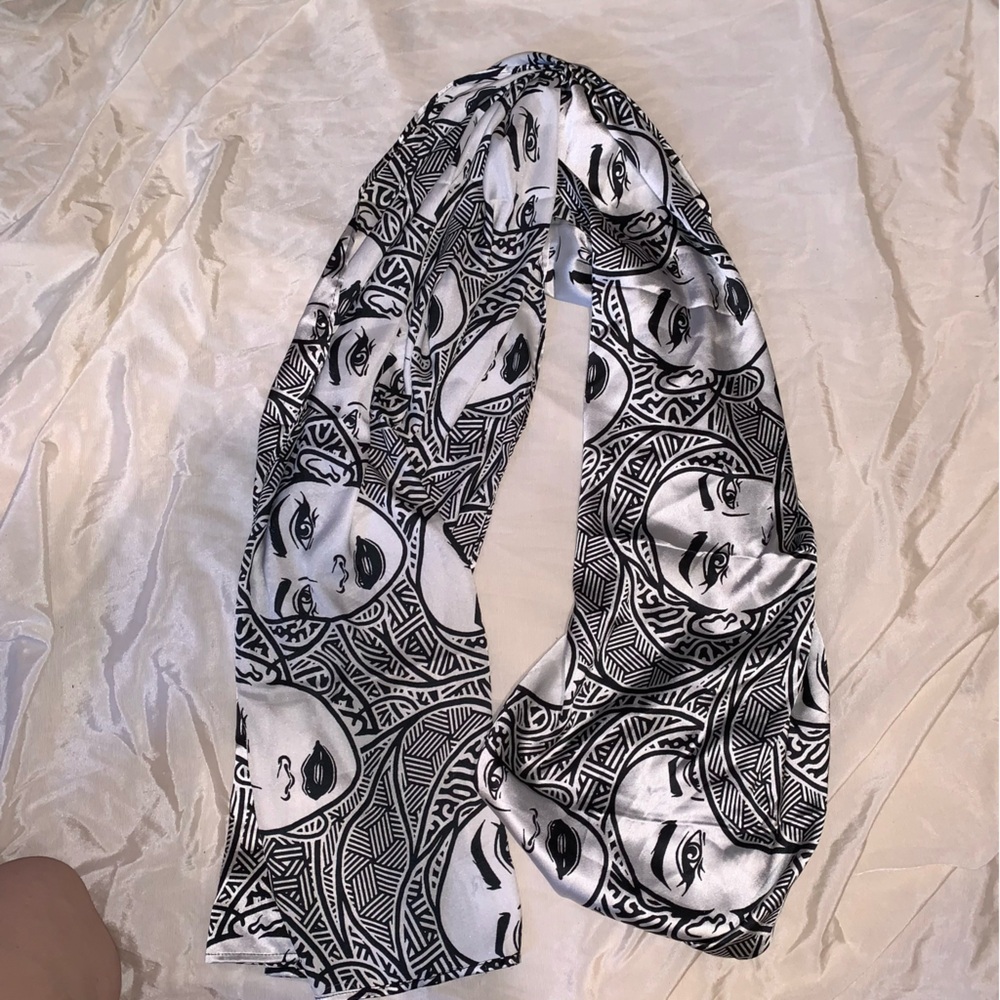Super Large 80s style glam woman black and white silky rectangular scarf